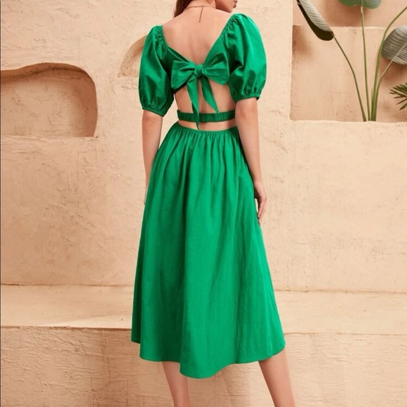 Green Puff sleeve midi dress - Picture 2 of 3